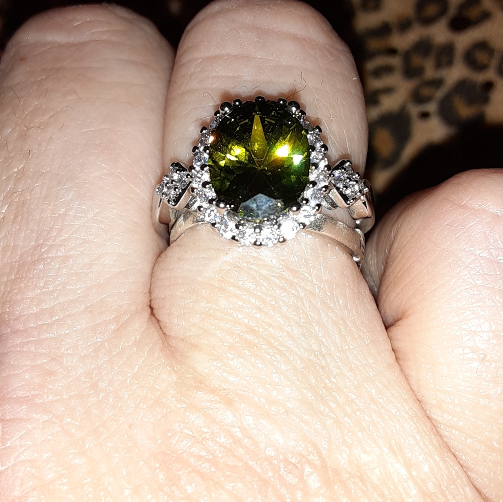 Beautiful green gem crystal and CZ silver ring
